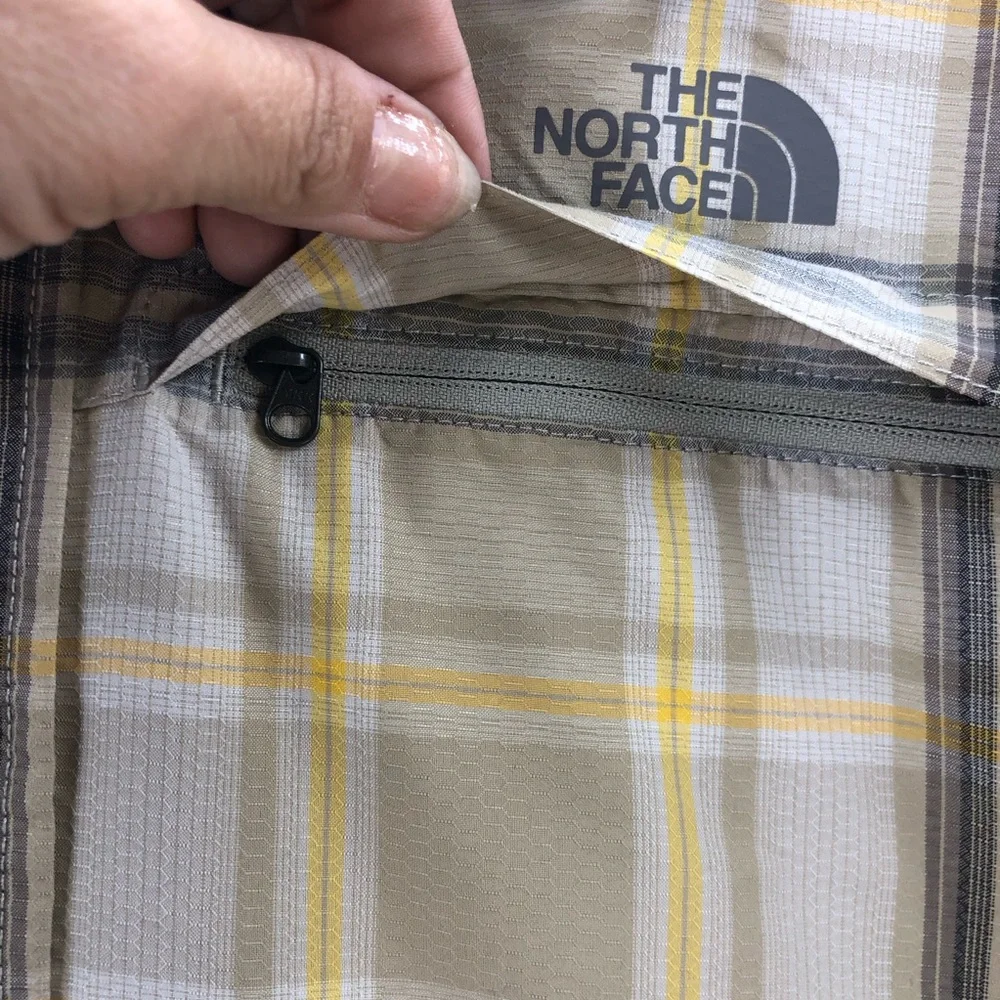 North Face Shirt Mens XL Tan Fishing Vent Zipper Pockets Fast Drying Button Up
